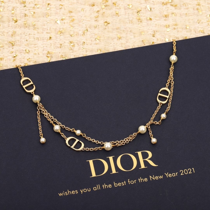chr1st1an D10r earrings